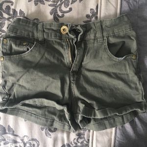 Refuge size 00 shorts